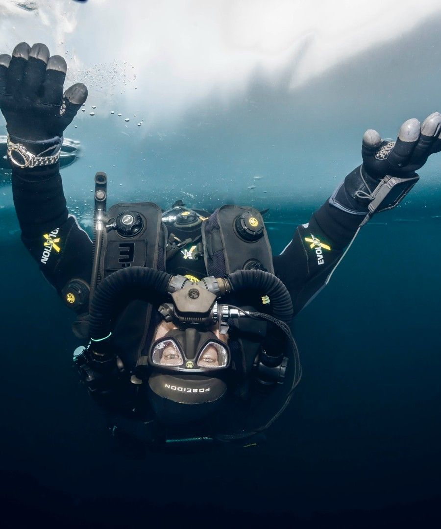 Rebreather diver Lake Baikal up-side-down